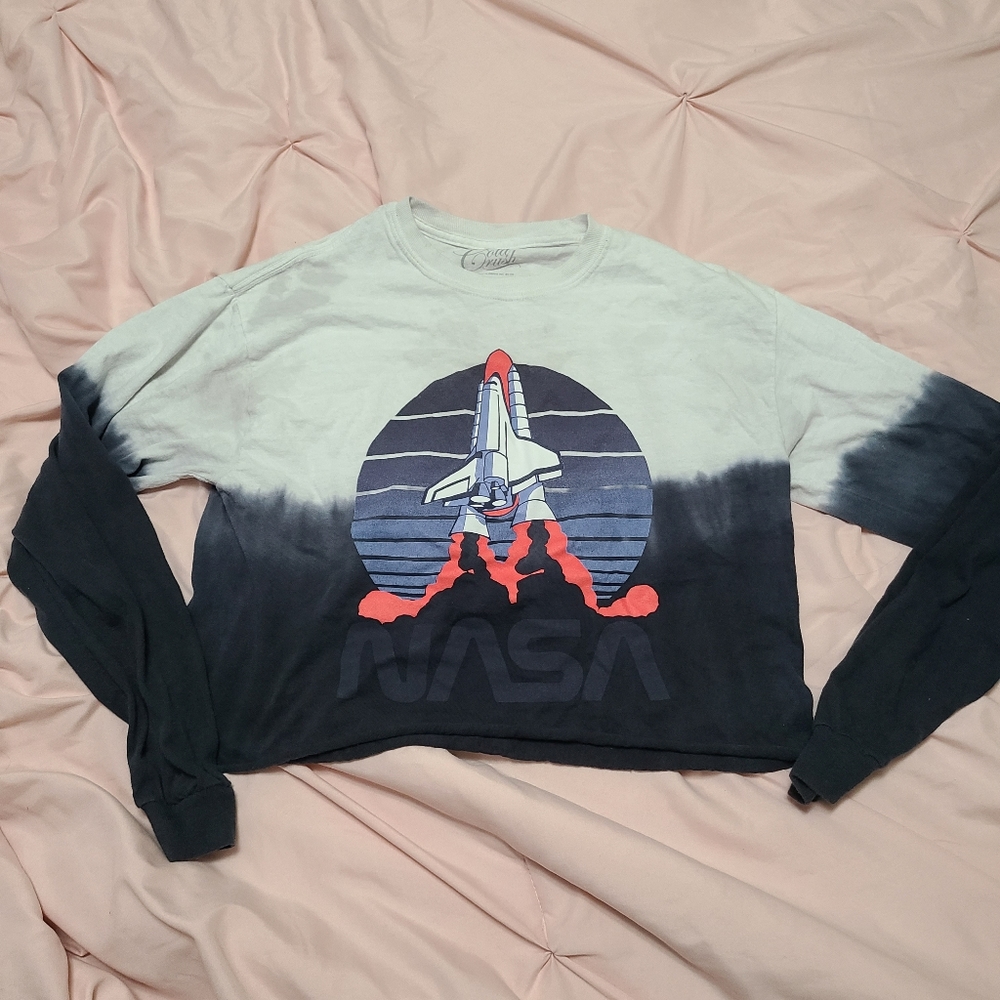 Nasa cropped long sleeve shirt